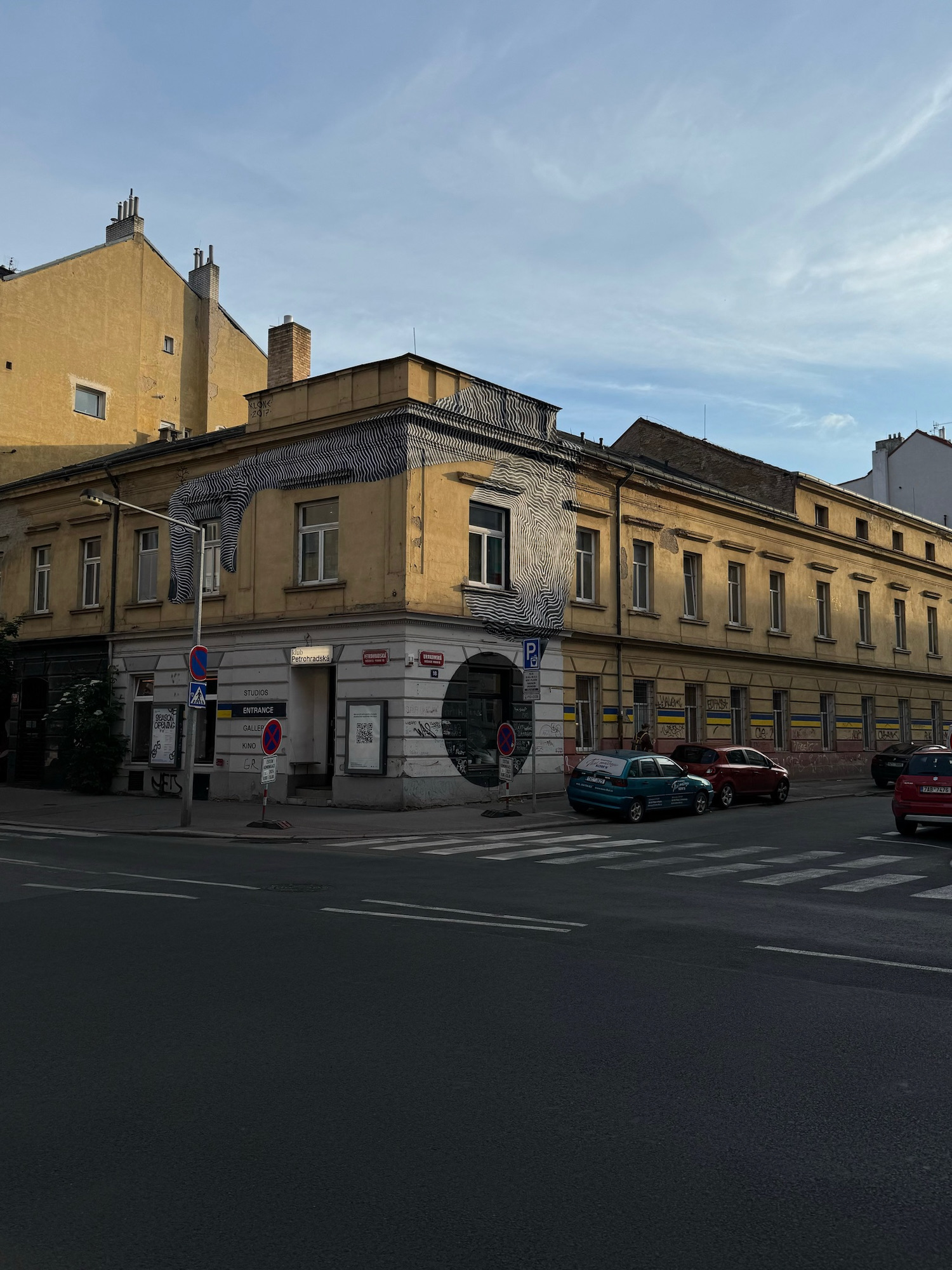 Dvůr — fotka 9